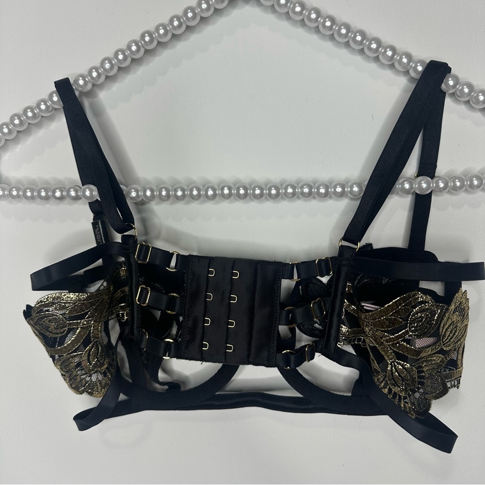 VS Very Sexy Band of Lover Black Strappy Floral Embroidered Bra - Picture 11 of 14